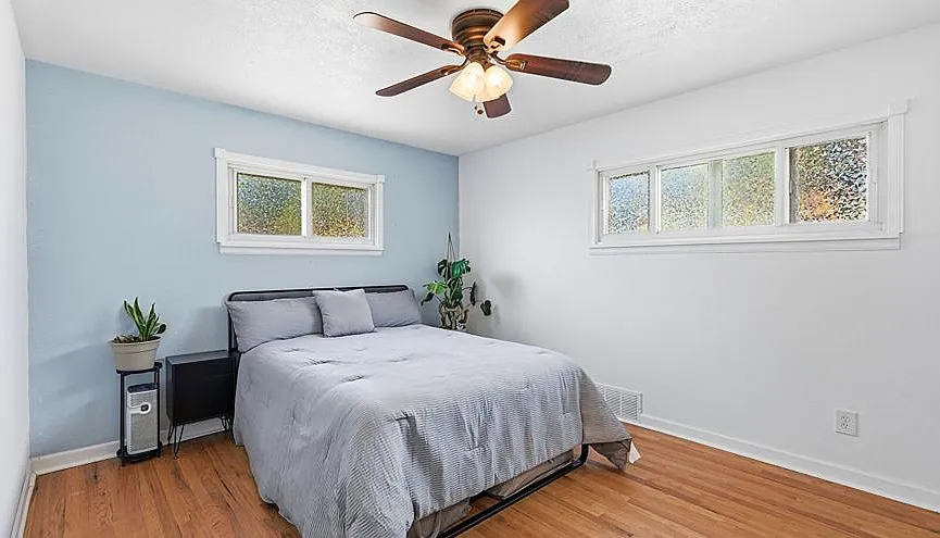 2309 Newark St — Photo 4