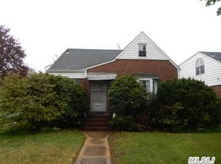 1119 Admont Ave, Franklin Square, NY 11010