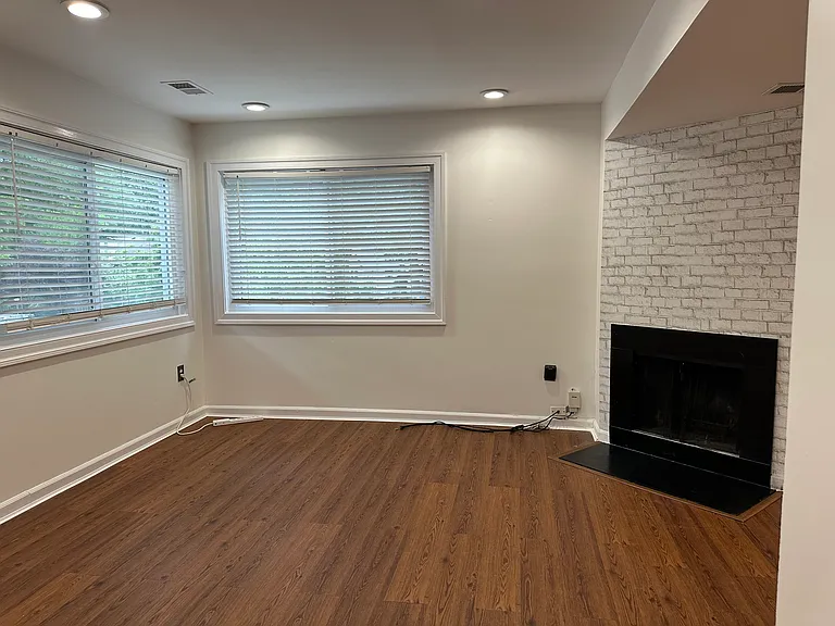 7650 Woodbine Dr — Photo 8