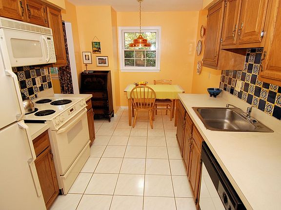 Large Eat In Kitchen