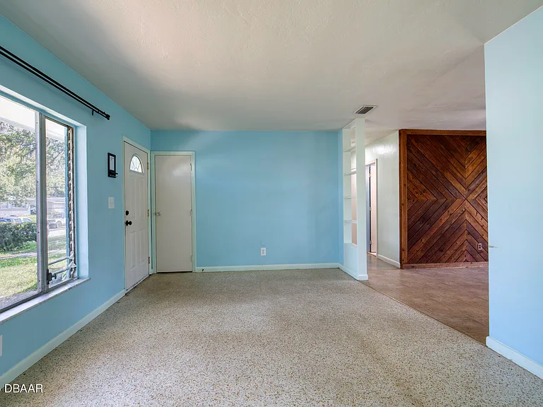 1133 Bradenton Rd — Photo 6