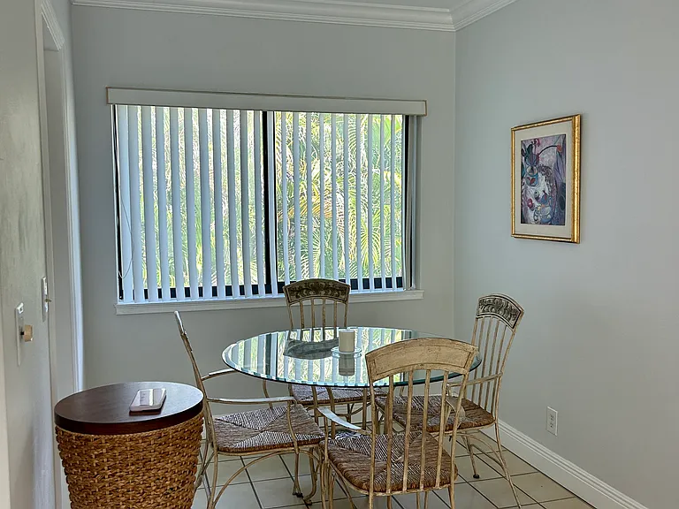 122 Peruvian Ave — Photo 5
