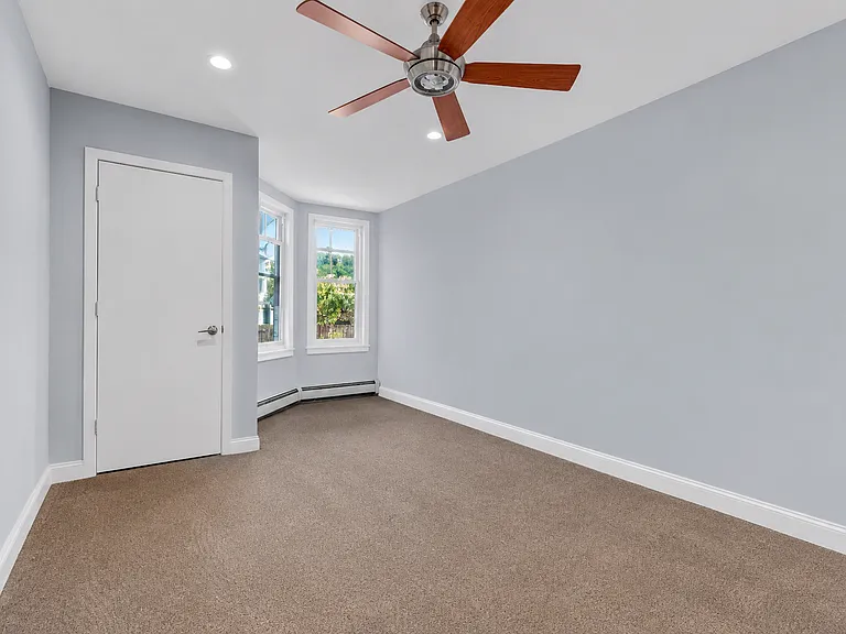 116 Riverside Blvd #1 — Photo 25