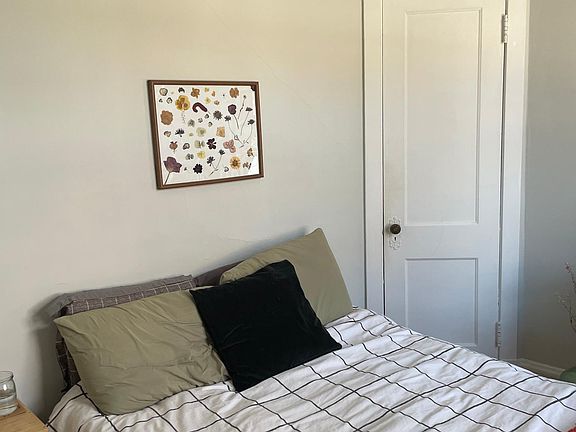 5th image of 1431 W Winona St Unit 2