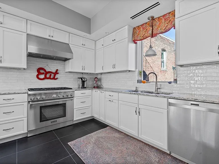 133 Salem St #PENTHOUSE — Photo 6
