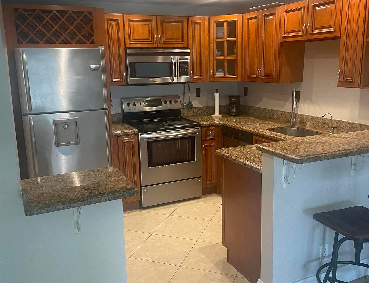 Lauderdale Tower — Photo 1