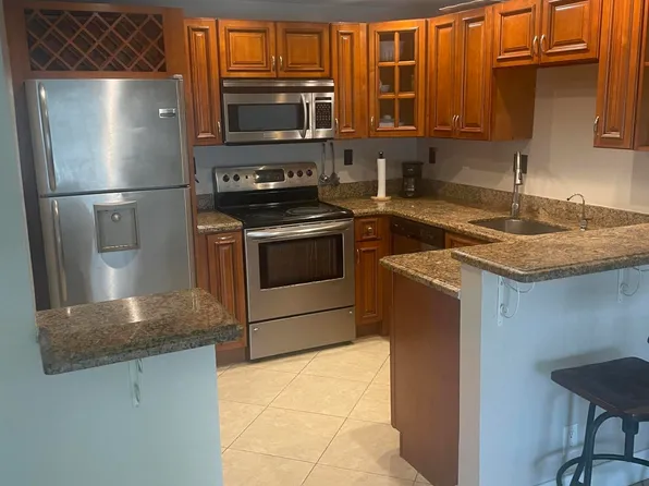 2900 NE 30th St, Fort Lauderdale, FL
