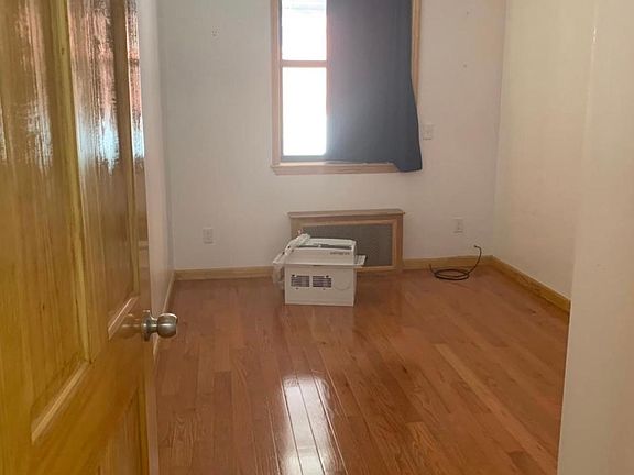 3rd image of 8886 20th Ave #1