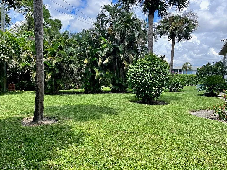 190 Palm Dr #1 — Photo 17