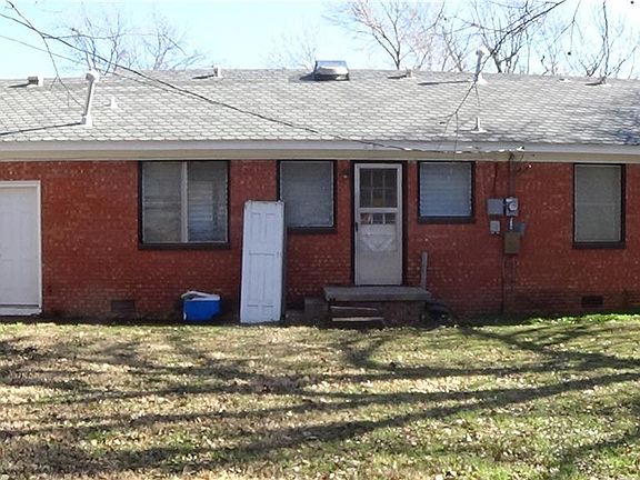 2nd image of 1125 N Harvard Ave