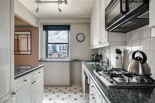 Sold by Corcoran | media 23