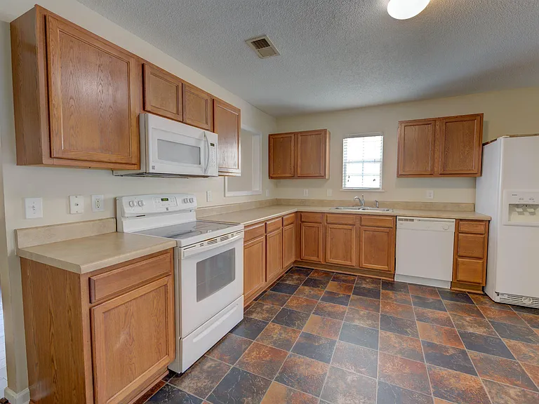 1908 Lake Carolina Dr — Photo 10