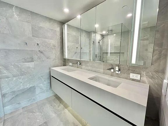 3rd image of 889 Pacific St #502