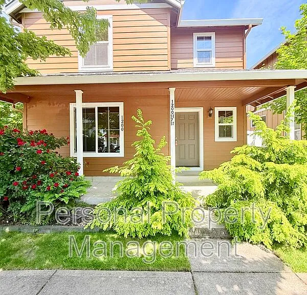 1200 SE 7th St — Photo 1