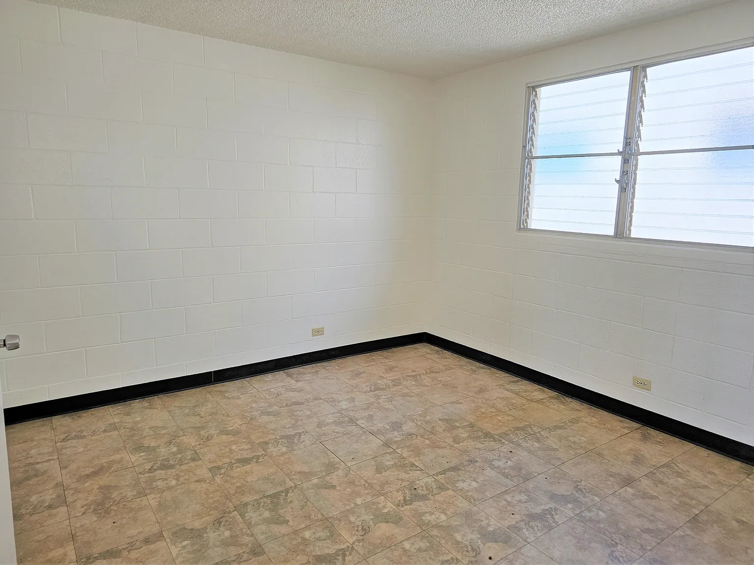 94-961 Kahuamoku Pl- Agents: Sandy Freitas/K. Fukumoto - 21 — Photo 3