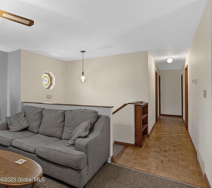 4th image of 30 Wellington Avenue