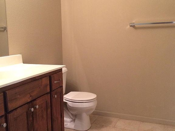 Main hallway bath with full shower/tub