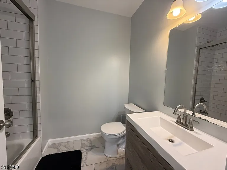 190 E Lindsley Cedar — Photo 8