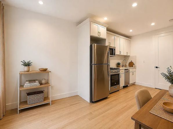 49 W 55th St #5B
