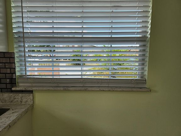 5th image of 7305 Fountain Ave