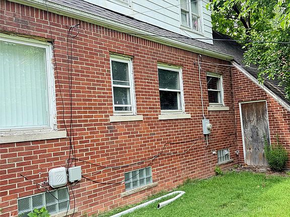 3rd image of 17256 Pierson St