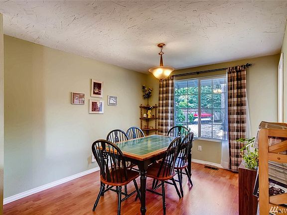 5th image of 10425 38th Ave NE
