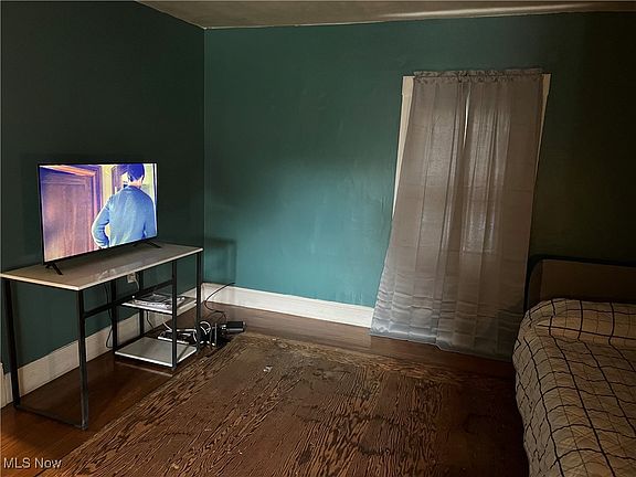 5th image of 410 Buffalo St