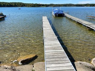 8754 Glenwood Dr, Pinckney, MI 48169