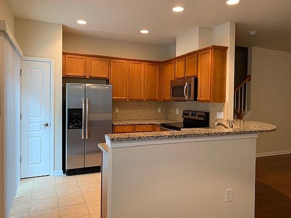 3rd image of 8433 Hollister Hills Dr