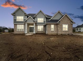 W203N5315 Beechcraft Rd, Menomonee Falls, WI 53051