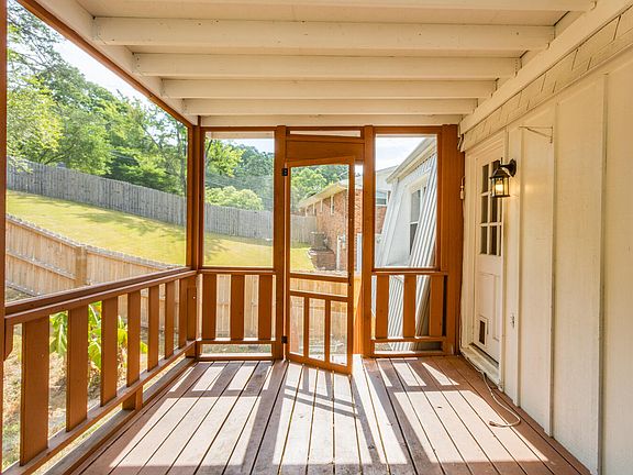 5th image of 907 Brynewood Park Dr