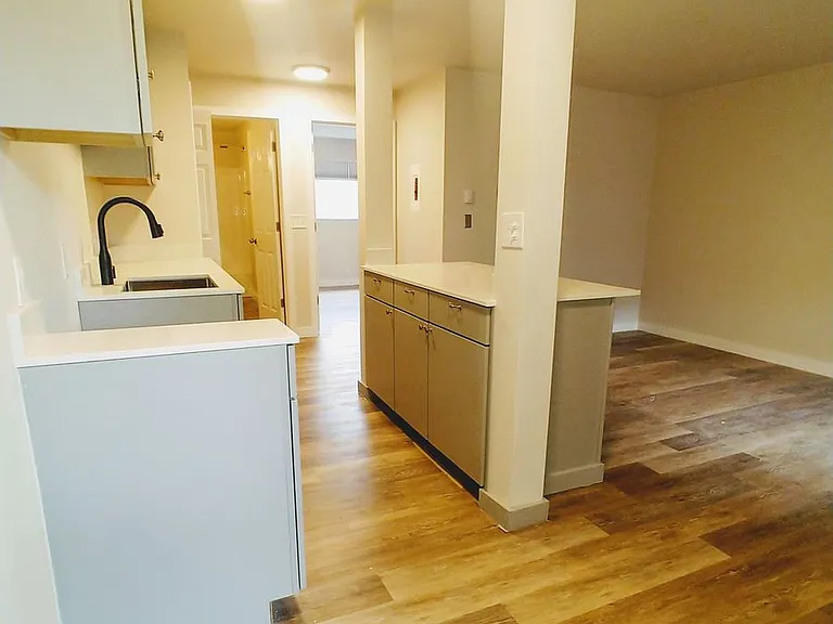 Eleanor Apartments — Photo 34