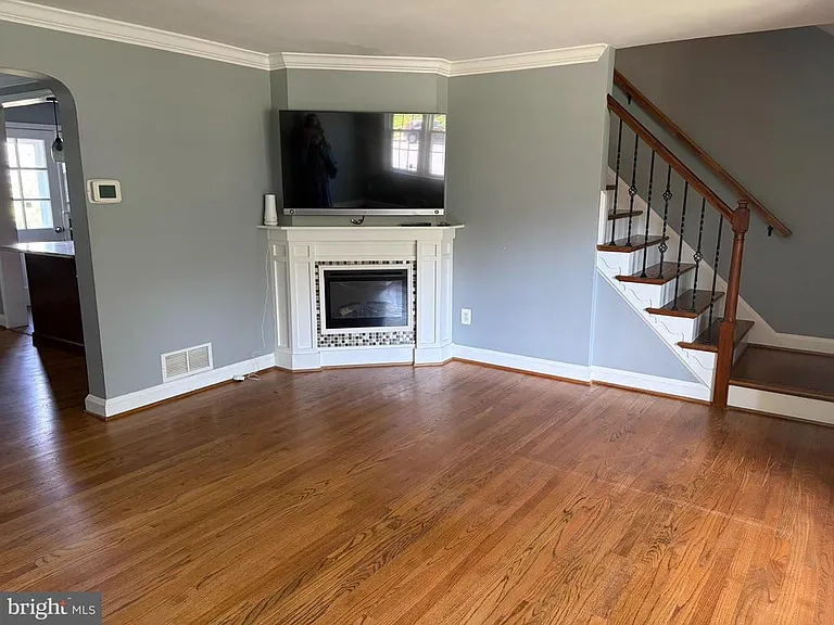 1543 Cottage Ln — Photo 7