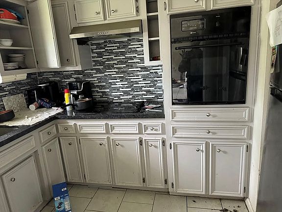 4th image of 111 Finch Ln