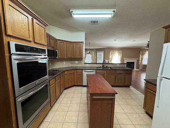 5th image of 204 Lottie Ln