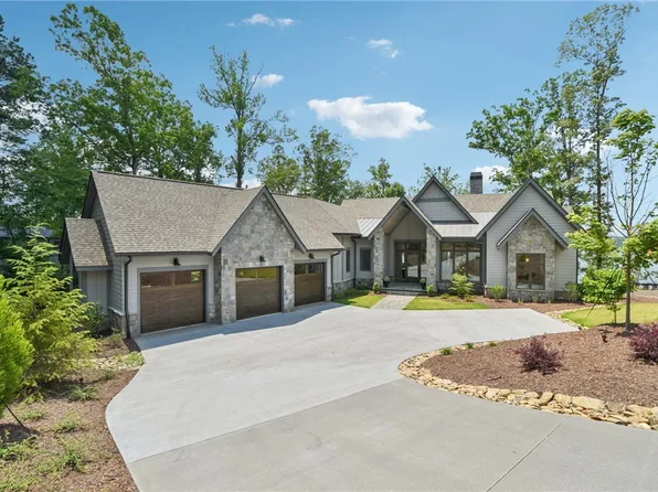221 Hermitage Dr, Six Mile, SC 29682