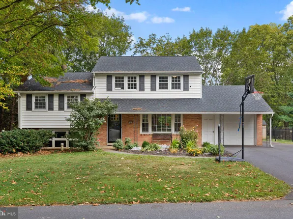 1826 Northbrook Dr, Lancaster, PA 17601