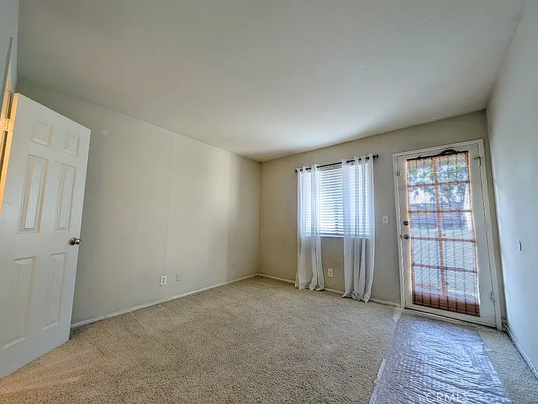1965 Coulston St #10 — Photo 43