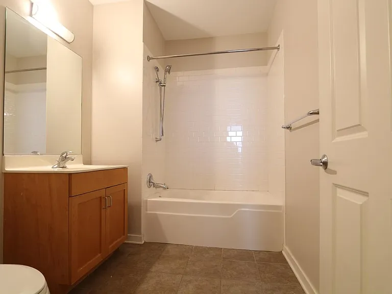 1039 S Lytle St #102 — Photo 8