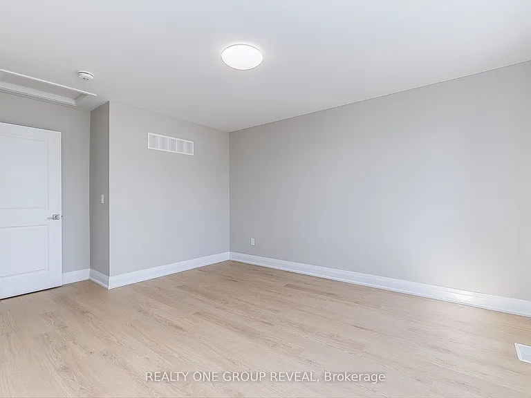 227 Grenfell St #3 — Photo 24