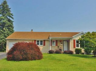 109 E Clearview Dr, Shrewsbury, PA 17361