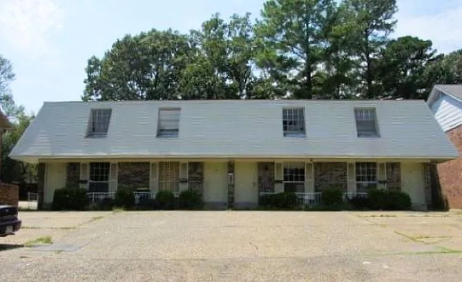 1800 Sanford Dr #4 — Photo 7