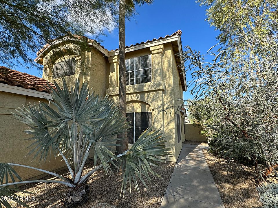 1st image of 1104 W MACAW Drive