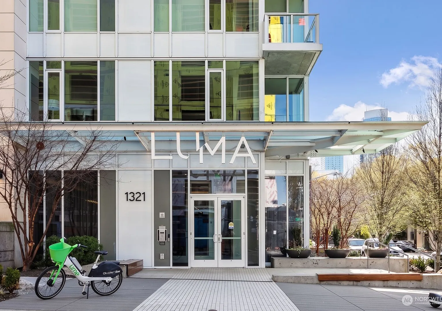 Luma 1 Bedroom Apartment for Rent in First Hill Seattle | 847 Sq. Ft., A/C, Parking, Storage & In... — Photo 1