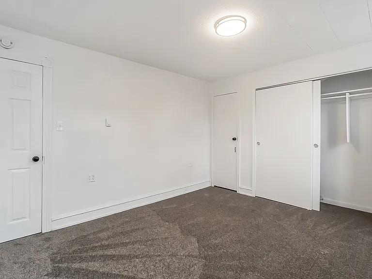 716 W Cedar St — Photo 17