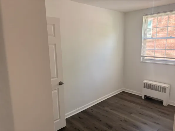 646 Chesapeake St SE #7, Washington, DC 20032