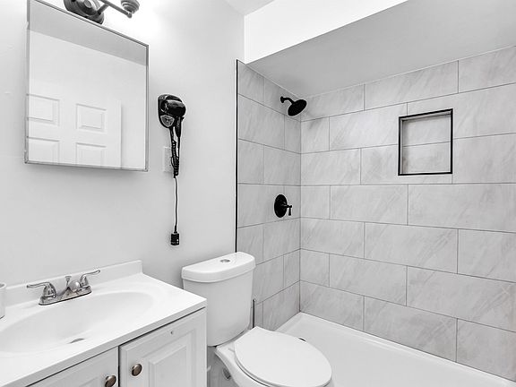 3rd image of 5190 Aureen Dr