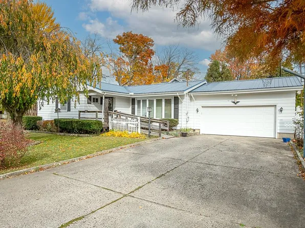 507 Davis St, Crestline, OH 44827
