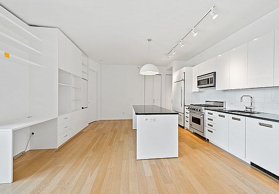 5th image of 4630 Center Blvd APT 708