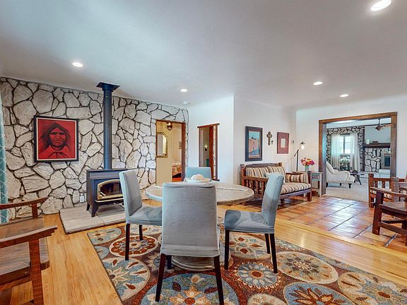 2nd image of 6604 Tierra Dr NW